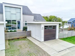 Image of Serenity 41W
