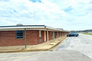 Image of Shamrock Kings Inn By OYO Marked Tree I-555