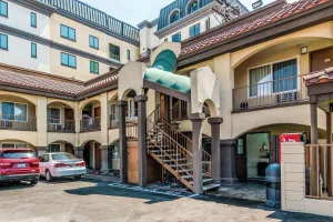 Image of Rodeway Inn Regalodge