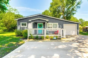 Image of Pet-Friendly Cottage, 3 Blocks to Main St!