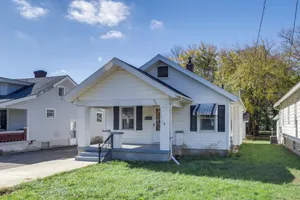 Image of Close to University & Dtwn: Home in Dayton