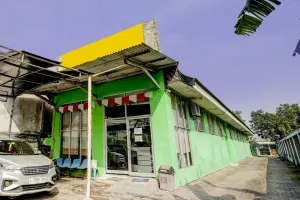 Image of SPOT ON 92876 Homestay Kedamean