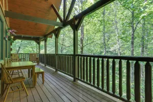 Image of 5 Mi to Dtwn: Gatlinburg Cabin w/ Hot Tub!
