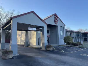 Image of HomeTowne Studios by Red Roof Hagerstown - Williamsport, MD