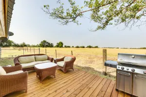 Image of Remodeled Farmhouse on 18 Acres: 8 Mi to Elgin!