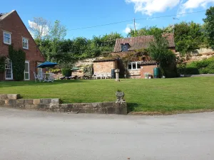 Image of 17th-Century1Bed Studio PetsOk Garden Wifi