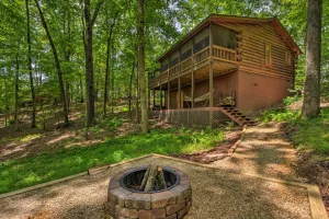 Image of Pinot and Pine Chic Log Cabin about 5 Mi to Blue Ridge