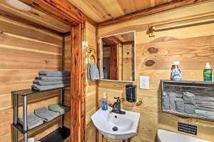 Image of The Gosling Studio Cabin with River Access!
