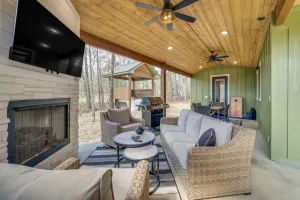 Image of Chic Forest Hideaway in Broken Bow w/ Hot Tub
