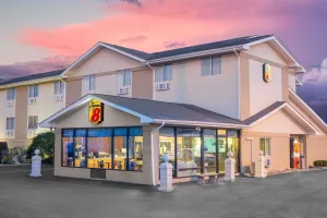 Image of Super 8 by Wyndham Corbin KY