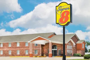 Image of Super 8 by Wyndham Bolivar