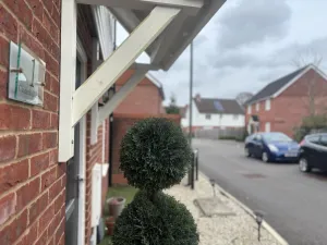 Image of Immaculate 4-bed House in Horley