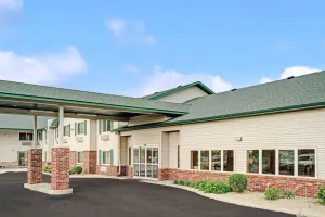 Image of Super 8 by Wyndham Rogers Minnesota