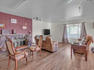 Image of House Of Broken Dove 5 Bedroom Home