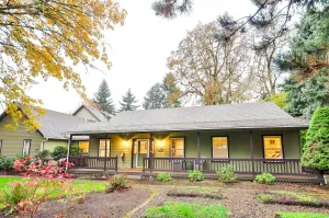 Image of Milwaukie Home w/ Covered Porch: Dogs Welcome!