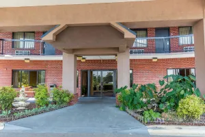 Image of Quality Inn Calera I-65 exit 231