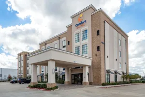 Image of Comfort Suites Near Sam Houston Race Park