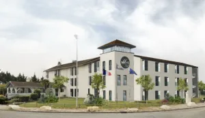Image of Hotel Wood Inn Bordeaux Aéroport