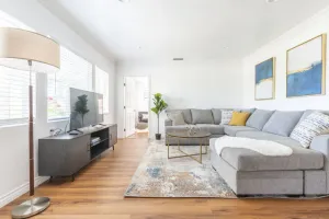 Image of Charming Spacious Home - Modern Comforts Prime Location