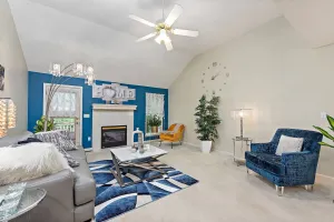 Image of Beautiful Townhome, 11 minutes to Downtown, KCMO.
