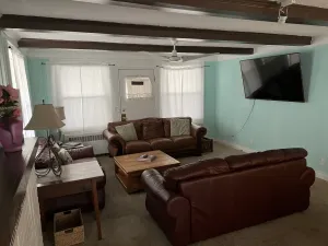 Image of Cozy Suite - Pet friendly, Beach Side apts