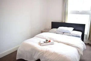 Image of Lovely Victorian Flat for 6 in Stoke Newington