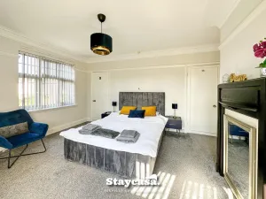 Image of Detached King Suite With Large Garden & Driveway