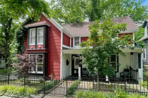 Image of Walk to Dtwn: Historic Home in Eureka Springs