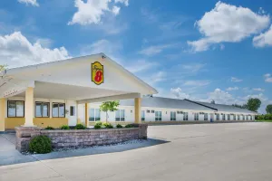 Image of Super 8 by Wyndham Williams