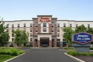 Image of Hampton Inn & Suites Pittsburgh/Harmarville