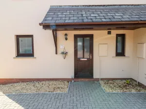 Image of Clicketts Court