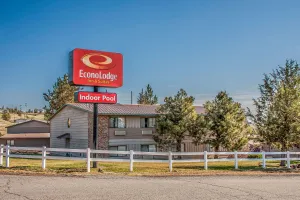 Image of Econo Lodge Inn & Suites Madras