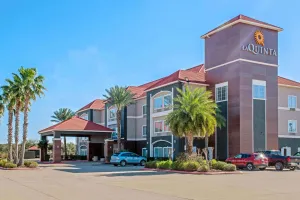 Image of La Quinta Inn & Suites by Wyndham Winnie