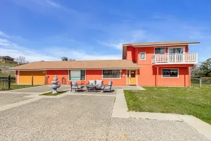 Image of Pleasant Valley Wine Trail Home - Near Paso Robles