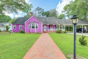 Image of Home 1 Mi to Dtwn Conway: Great for Beach Days!
