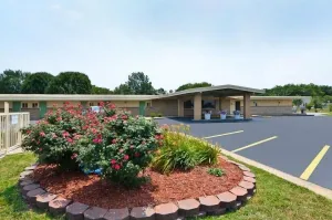 Image of Americas Best Value Inn Iola