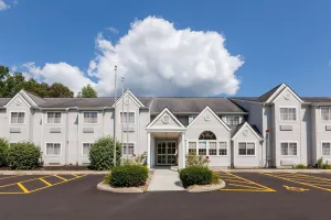Image of Microtel Inn & Suites by Wyndham Sunbury - Columbus North