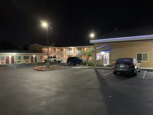 Image of Desert Inn Motel