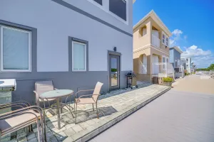 Image of Beach Access & Resort Amenities: Jensen Beach Home