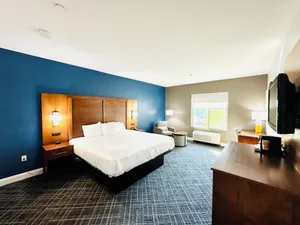 Image of Comfort Inn & Suites Plainville-Foxboro