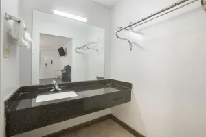 Image of Americas Best Value Inn Stockbridge
