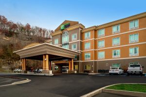 Image of Holiday Inn Express and Suites Hazard by IHG