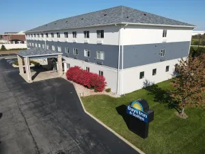 Image of Days Inn & Suites by Wyndham Romeoville