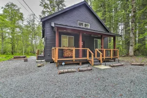 Image of Modern Hideaway: Fire Pit, 5 Mi to Mt Rainier
