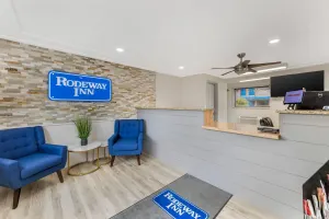 Image of Rodeway Inn Lyons - La Grange