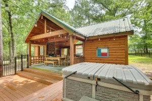 Image of 'cape Royale' Luxury Livingston Cabin w/ Hot Tub!
