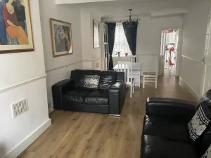 Image of Impeccable 2-bed House in Leytonstone East London