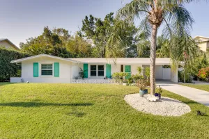 Image of Osprey Vacation Rental w/ Kayaks: 4 Mi to Beach!