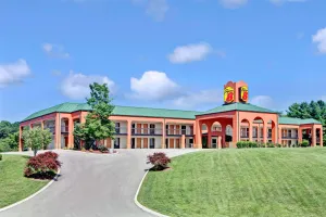 Image of Super 8 by Wyndham Knoxville East