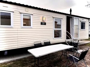 Image of Impeccable 4-Bed Caravan in Clacton-on-Sea